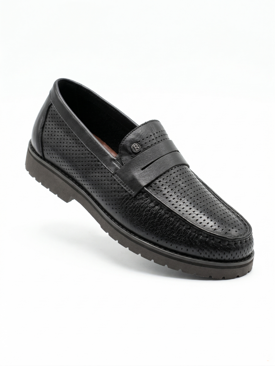 Мужские кожаные лоферы с перфорацией